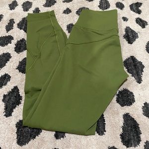 LULULEMON IN MOVEMENT LEGGINGS 25” - SIZE 2